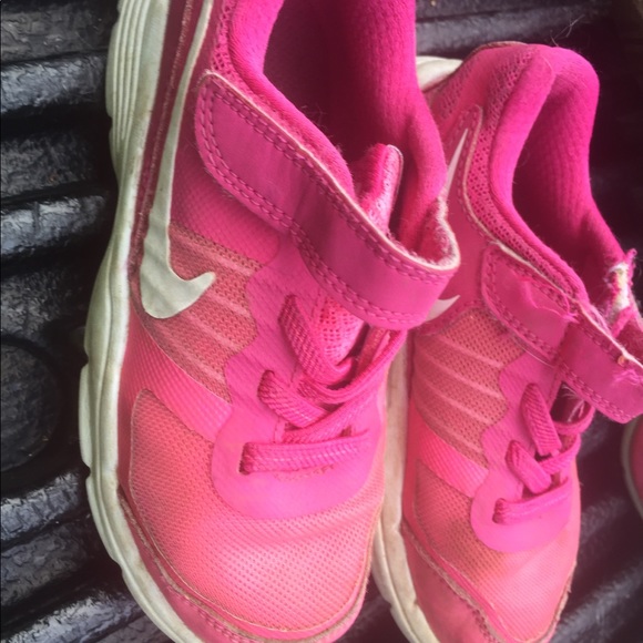 Nike’s - Picture 4 of 6